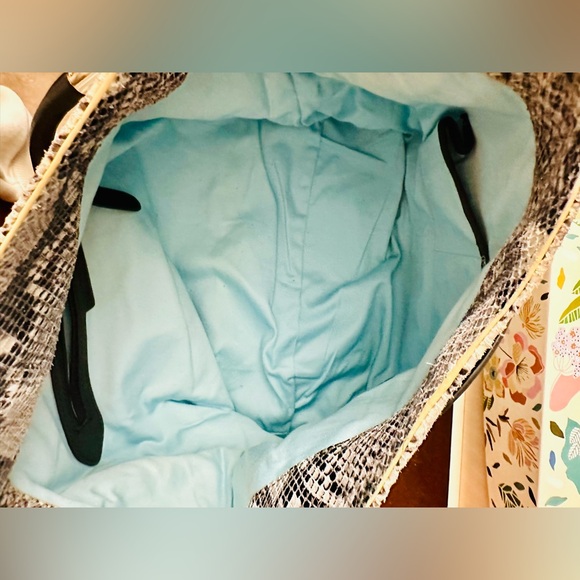 Cynthia Rowley Genuine Leather Snake Print Shoulder Bag, Silver Hardware - Picture 6 of 9